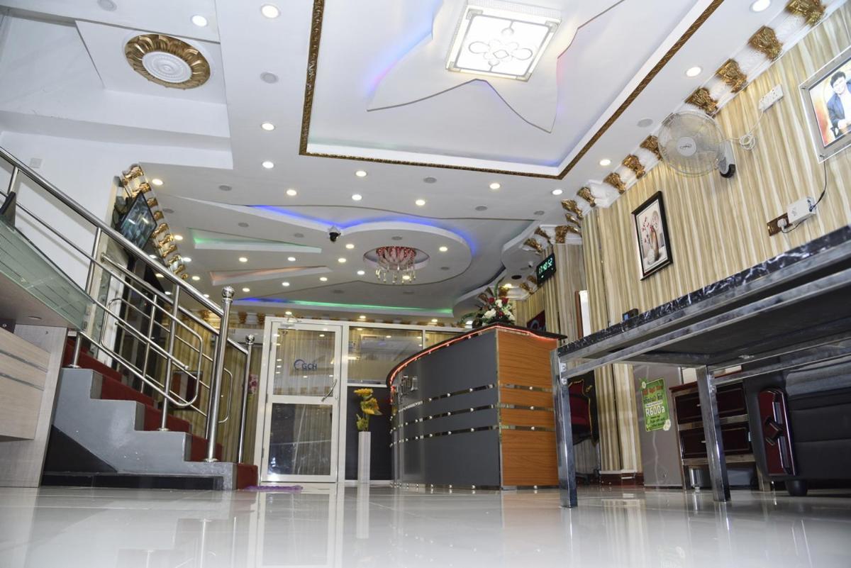 Global City Hotel Maligawatta Eksteriør billede