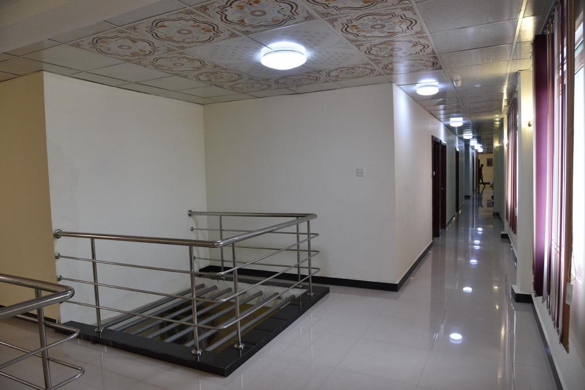 Global City Hotel Maligawatta Eksteriør billede