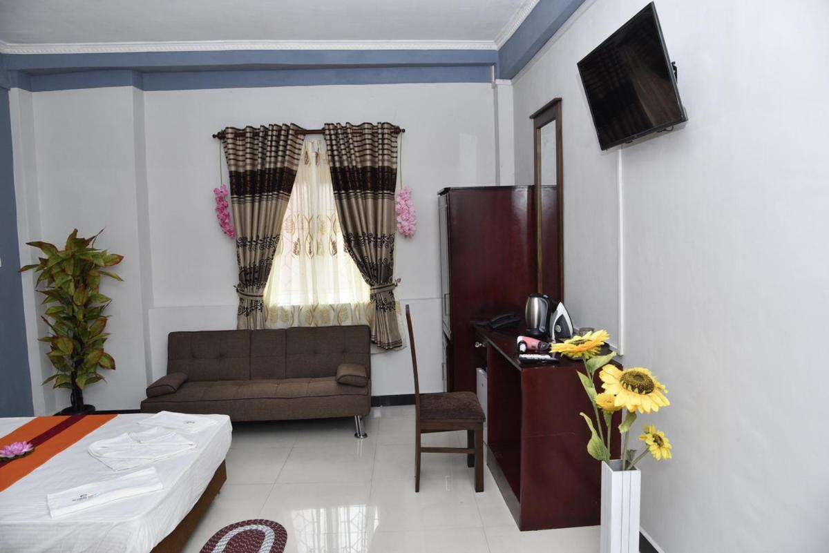 Global City Hotel Maligawatta Eksteriør billede